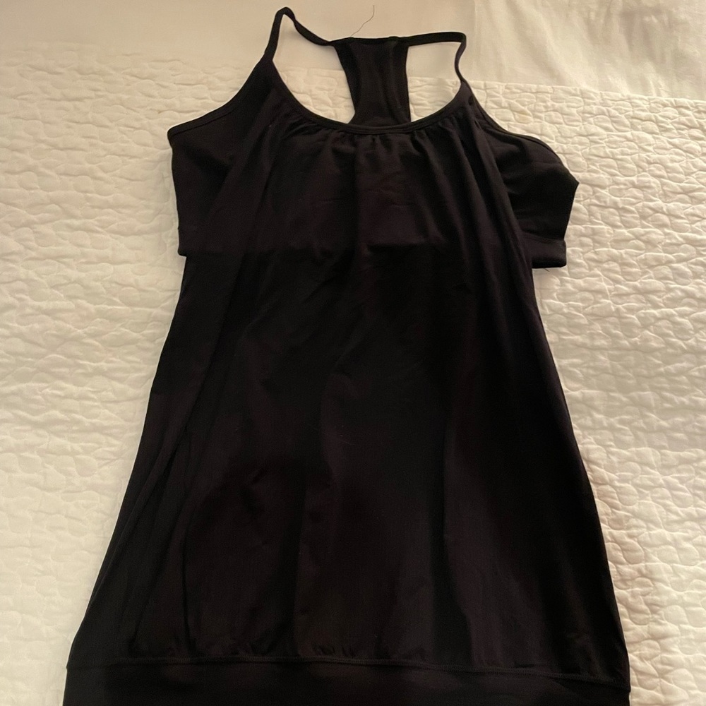 Lululemon black top with built in bra